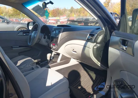 2011 Subaru Forester 2.5X Premium z USA, uszkodzony, nr VIN JF2SHADC9BH709950